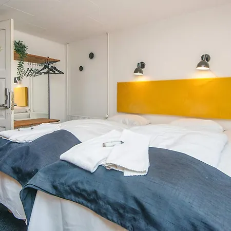 Romantic 2 Person In *