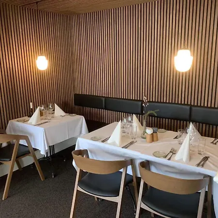 Romantic 2 Person In גיב